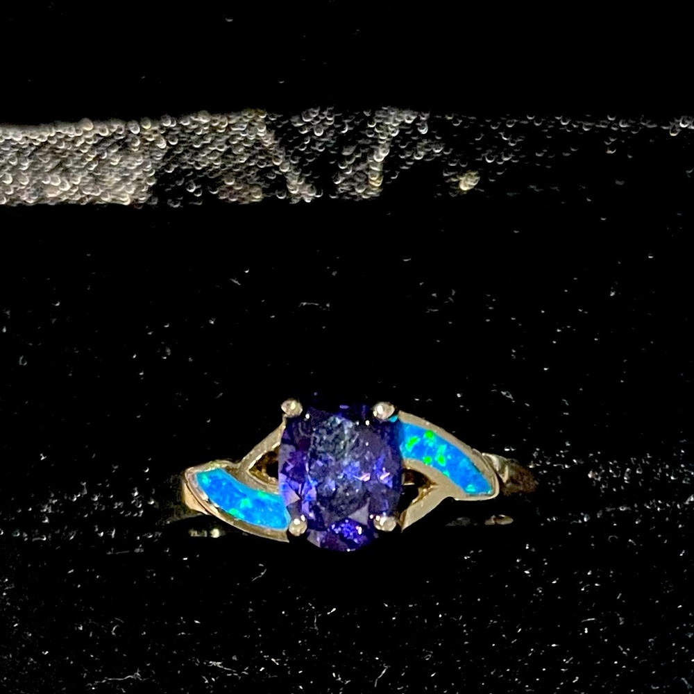 Inlaid opal and Amethyst ring set in sterling silver SZ 7.75 like NEW